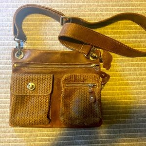 Excellent condition Roots crossbody bag in tribe leather